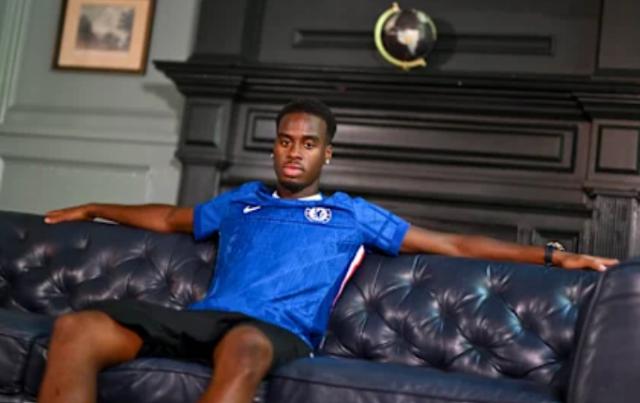 官方：吉滕斯加盟切尔西，签约至2032年