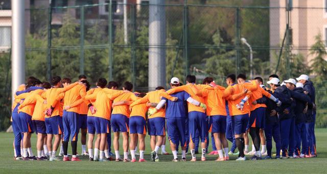 鲁治申泡汤反衬泰山最大短板 输在板凳？输在换代！