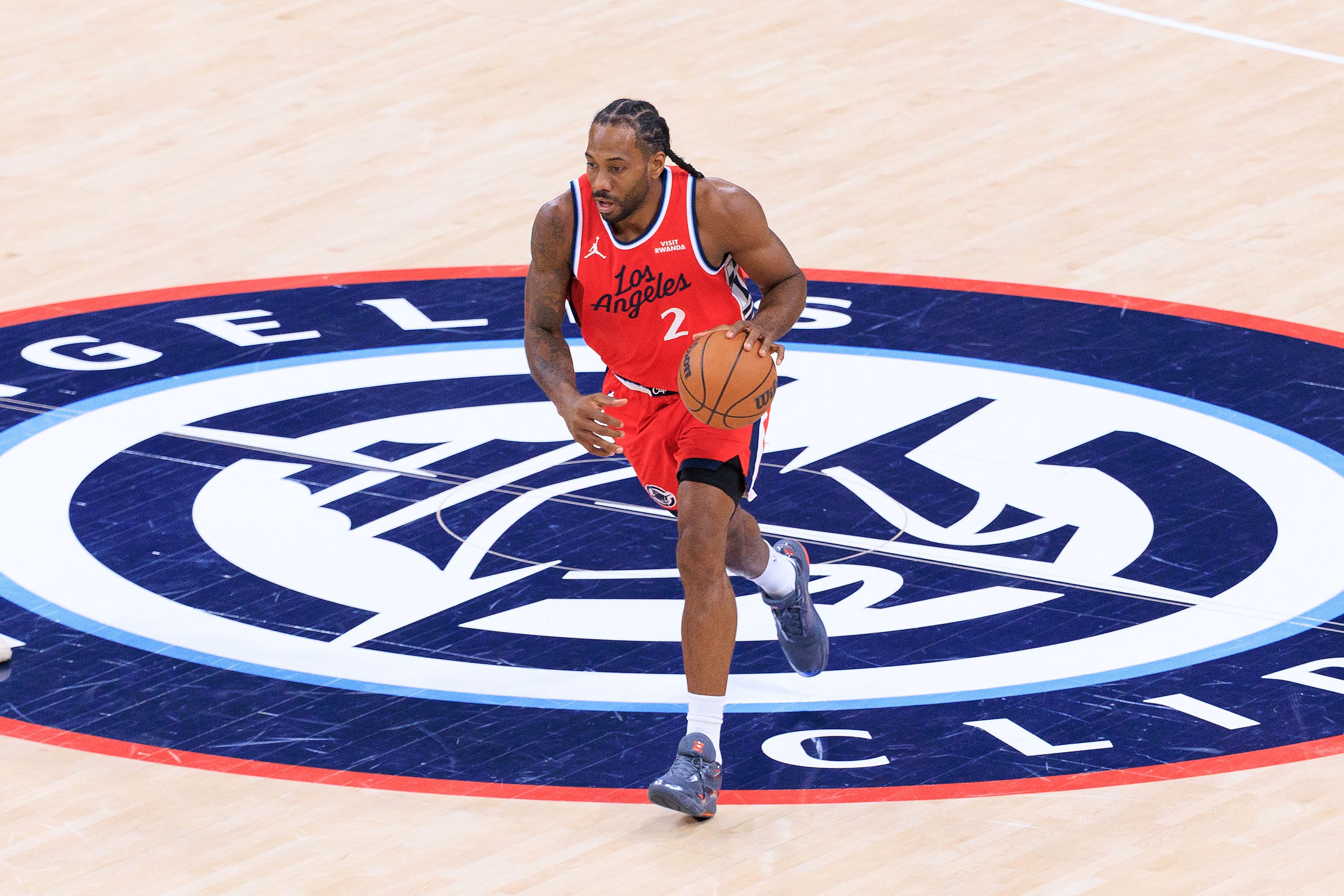 连续20+听牌！伦纳德半场10中6拿下19分2板1助